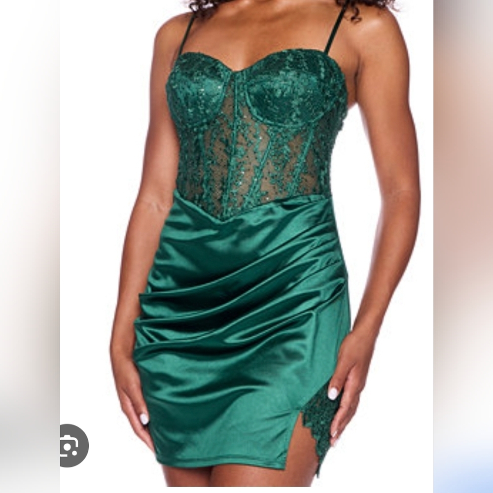 B DarlinJuniors' Sequined Lace Bustier Bodycon Dress Size 15 / 16
